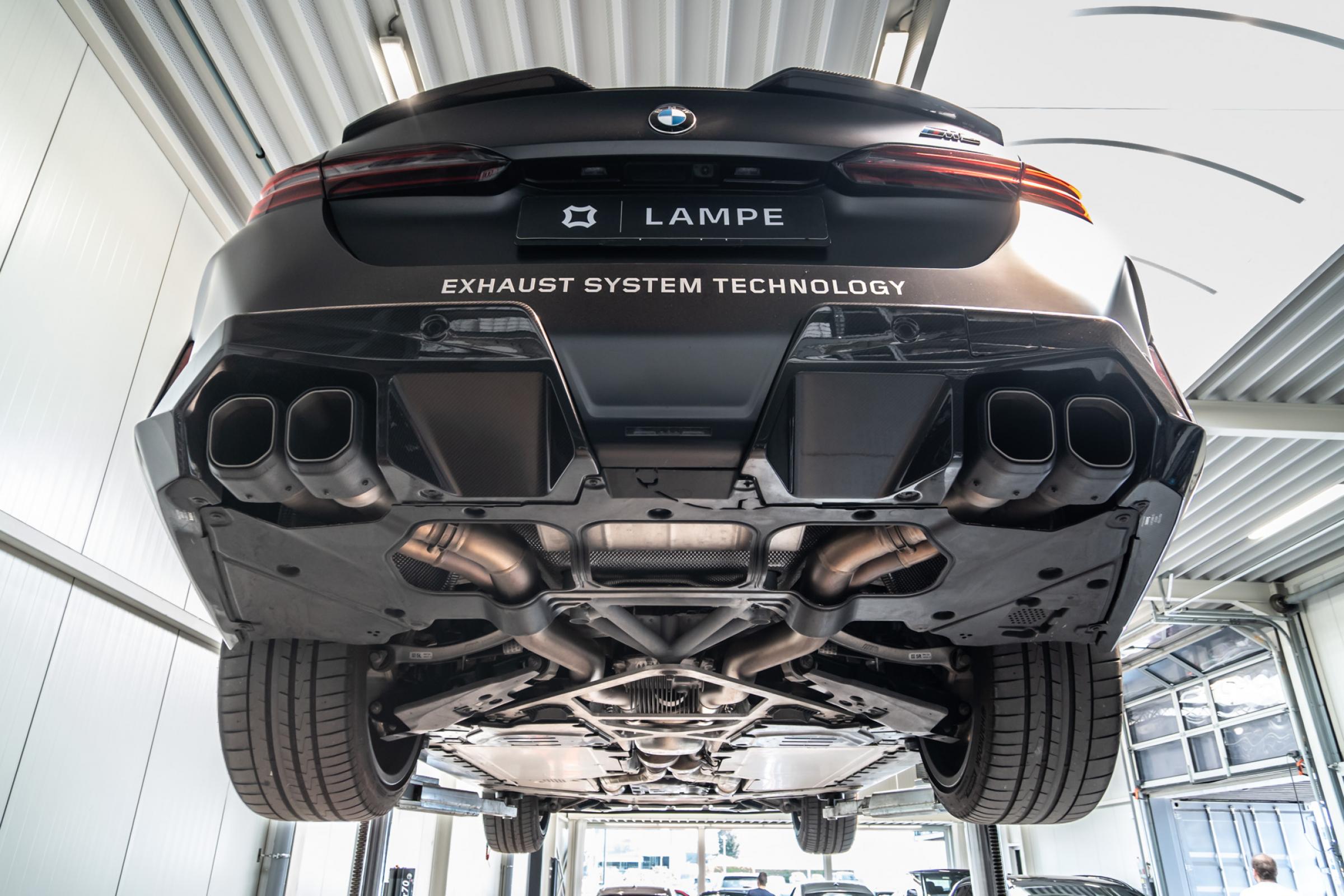 Officieel Akrapovič & Urban Automotive Verdeler